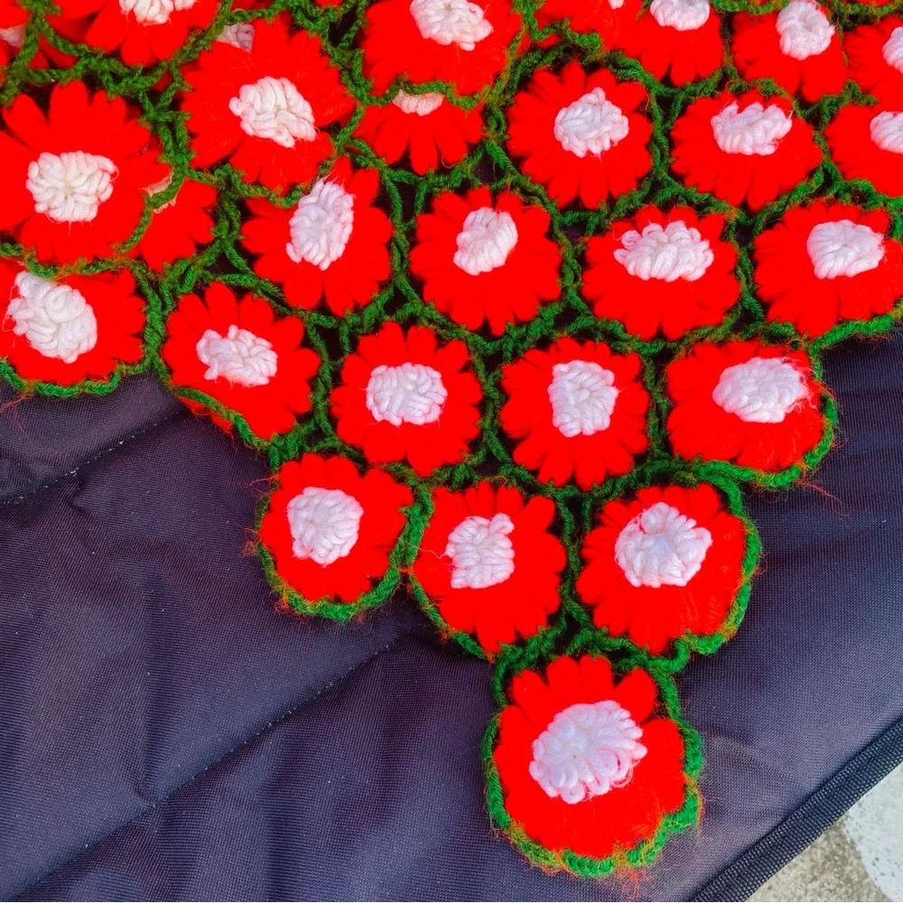 VINTAGE red green daisy flower afghan crochet blanket granny